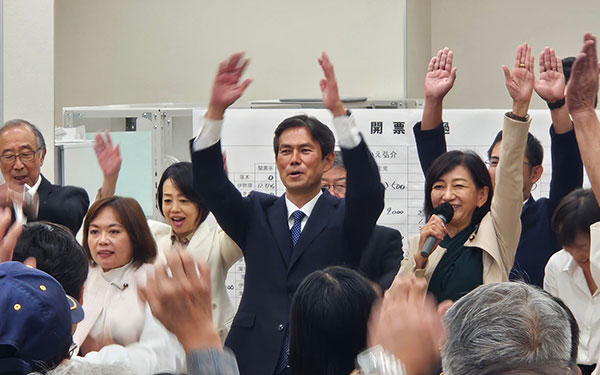 衆議院６期連続当選